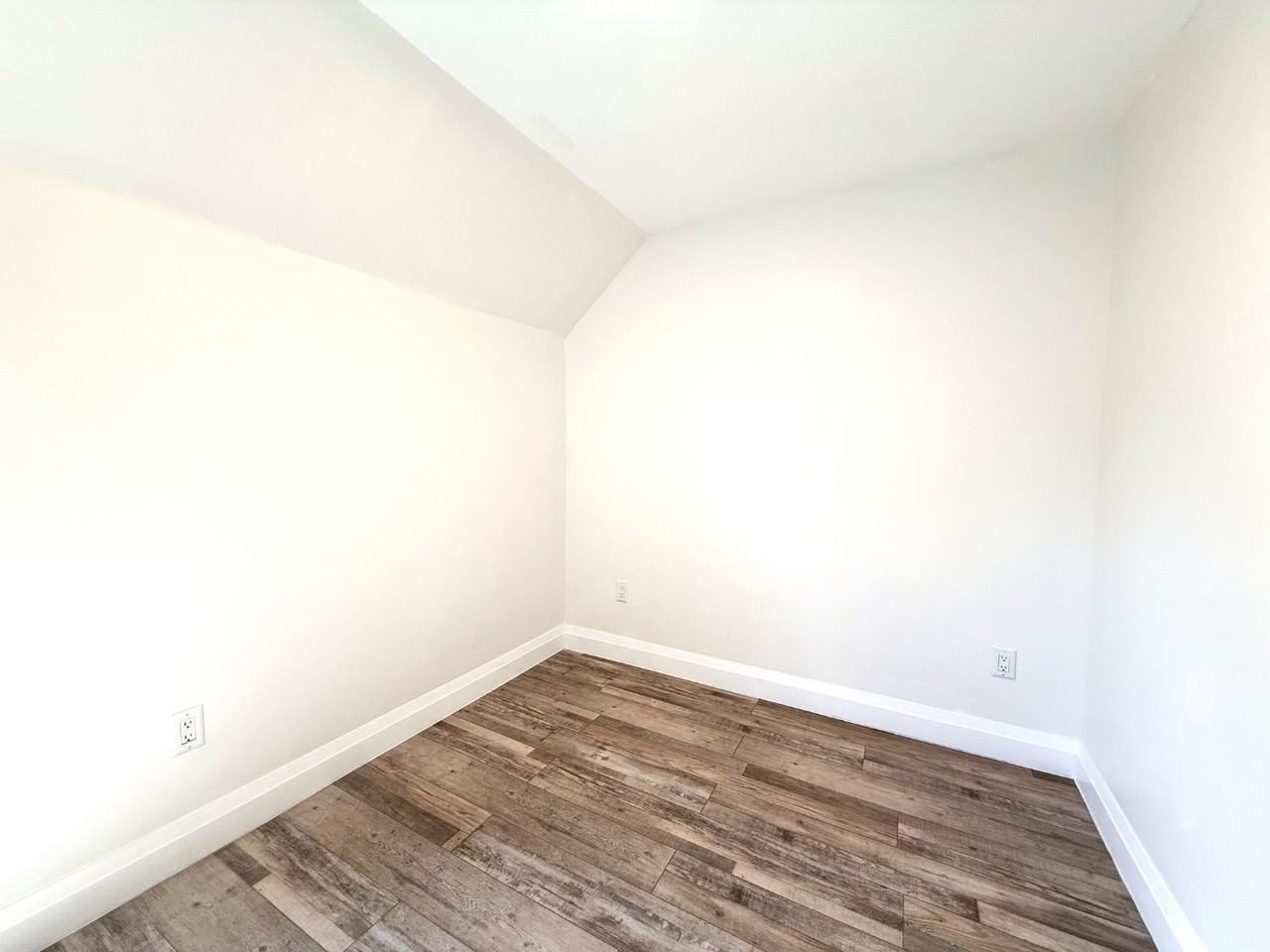 21 Locke Street South #C - Photo 7 of 15