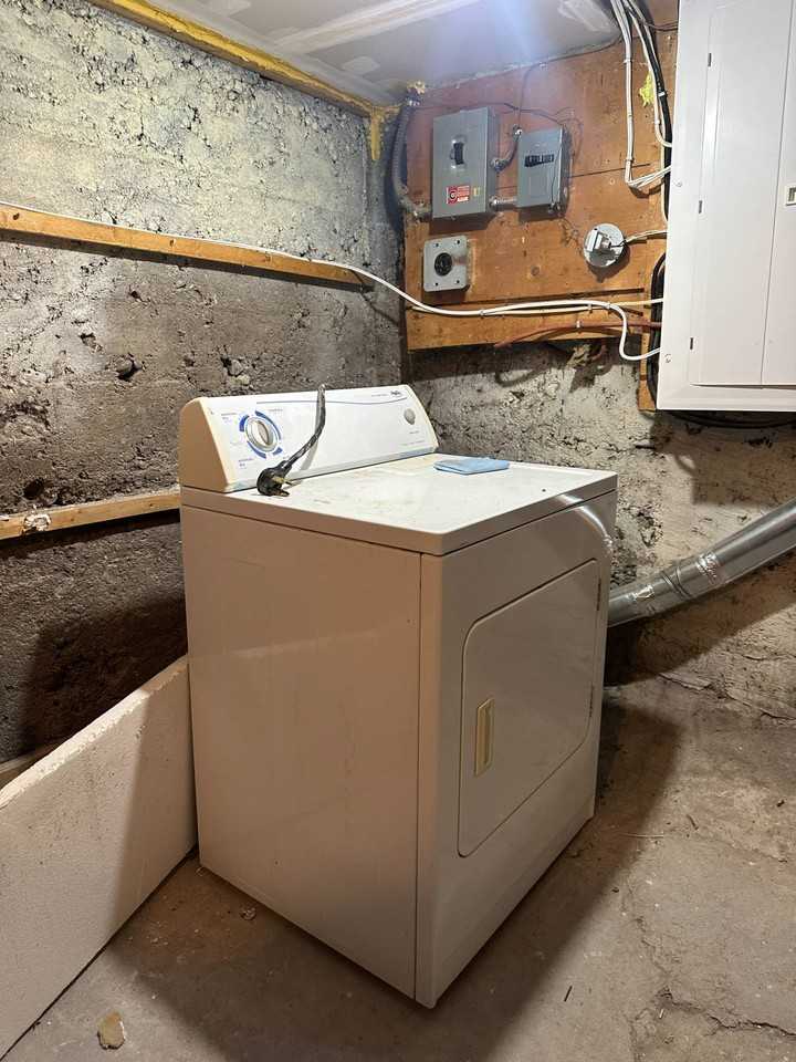 274 William St - Photo 4 of 24