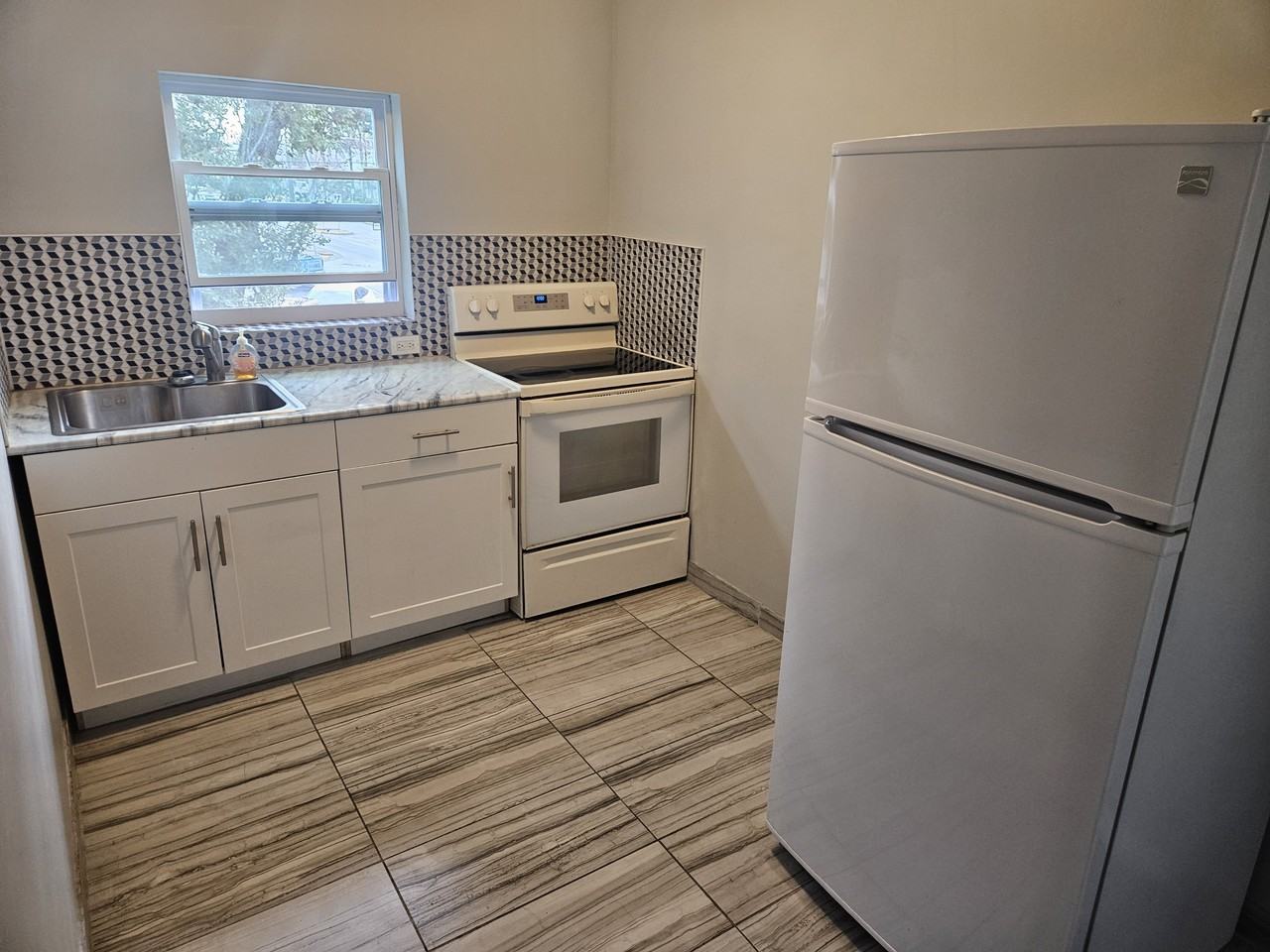 306 Turner Street - Photo 6 of 29