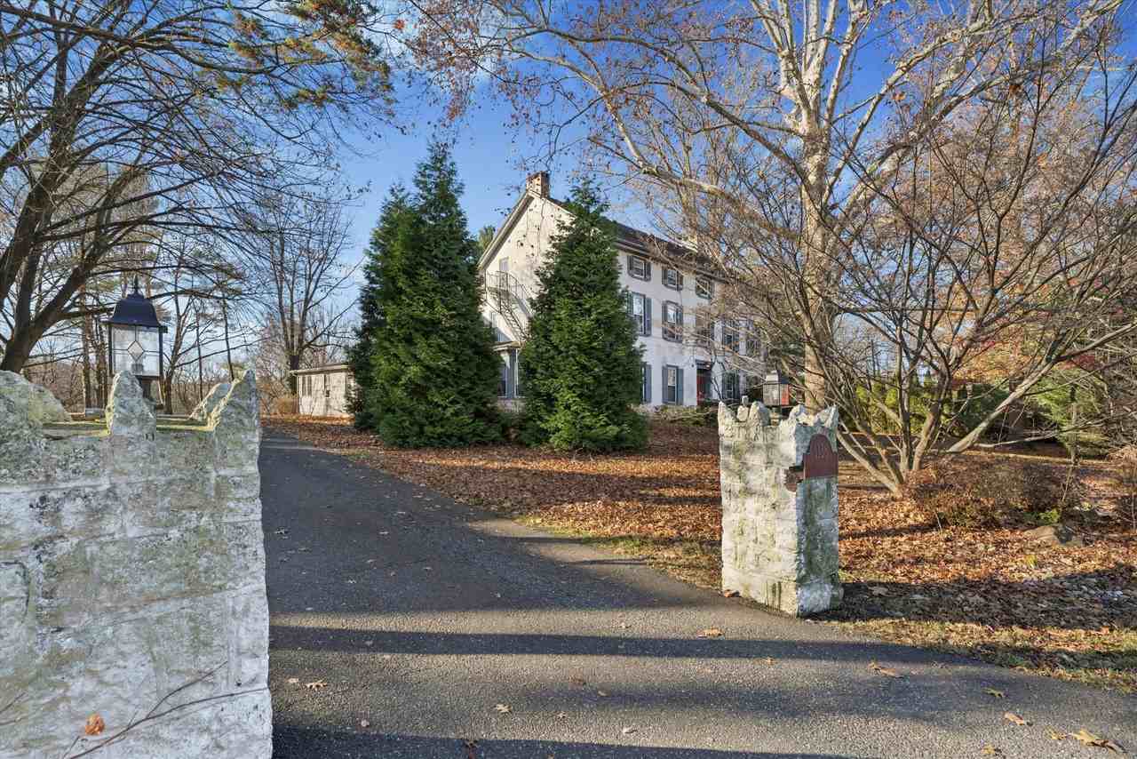 Kenilworth (The Manor) - Photo 2 of 15