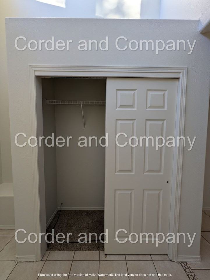 11243 Campo Del Oso Avenue Northeast - Photo 4 of 30