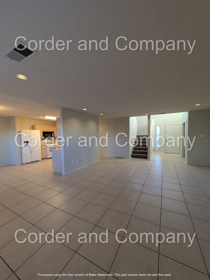 11243 Campo Del Oso Avenue Northeast - Photo 7 of 30