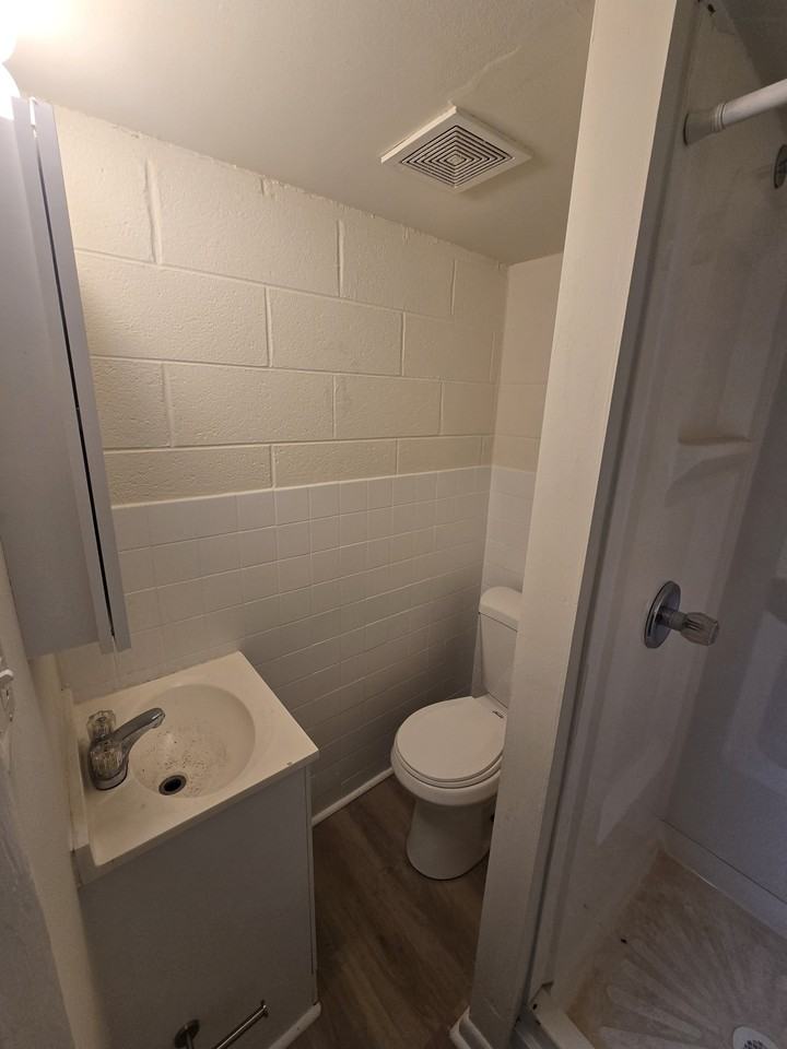 3200 West 9th Street - Photo 7 of 20