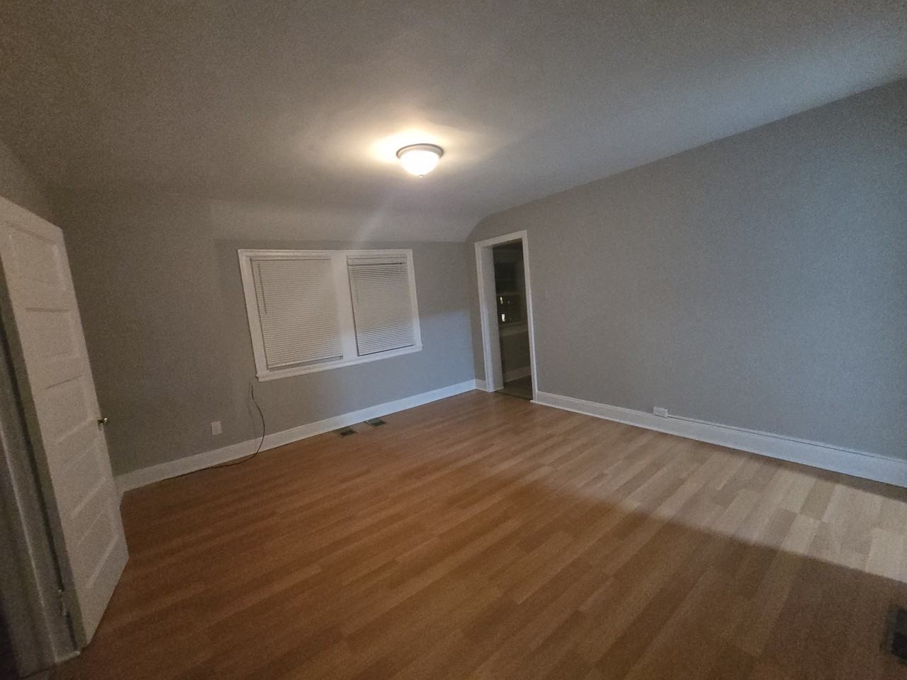 3413 West 10th Street - Photo 3 of 10