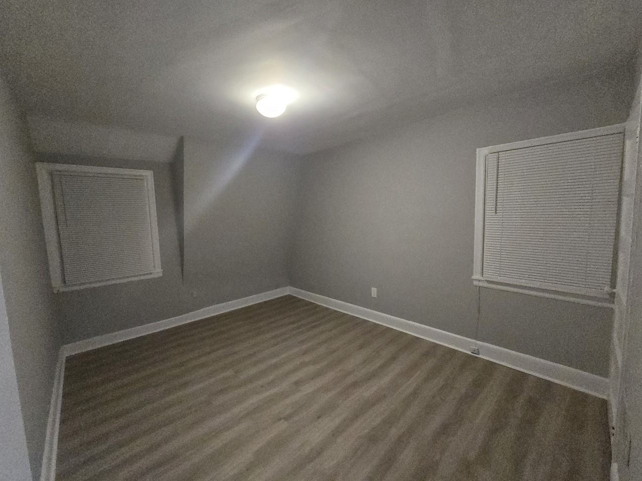 3413 West 10th Street - Photo 7 of 10