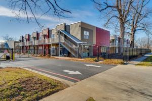 featured image of 1200 W Walnut St