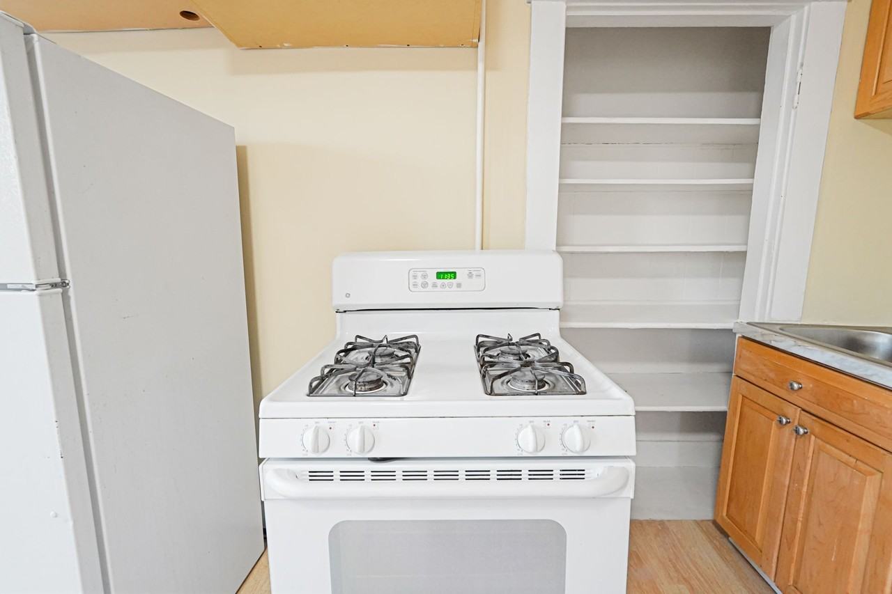 168 Lunenburg St - Photo 4 of 50