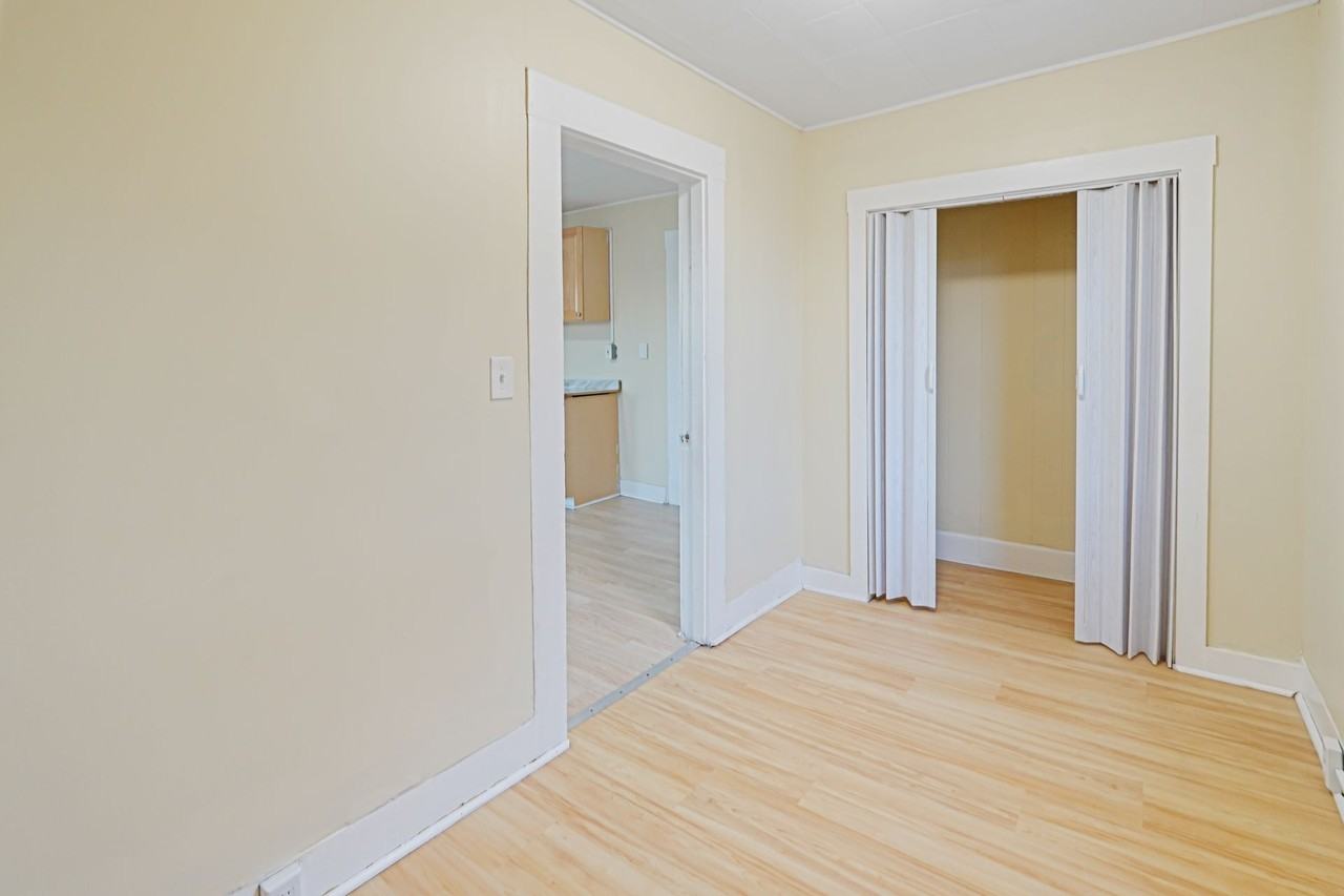 168 Lunenburg St - Photo 5 of 50