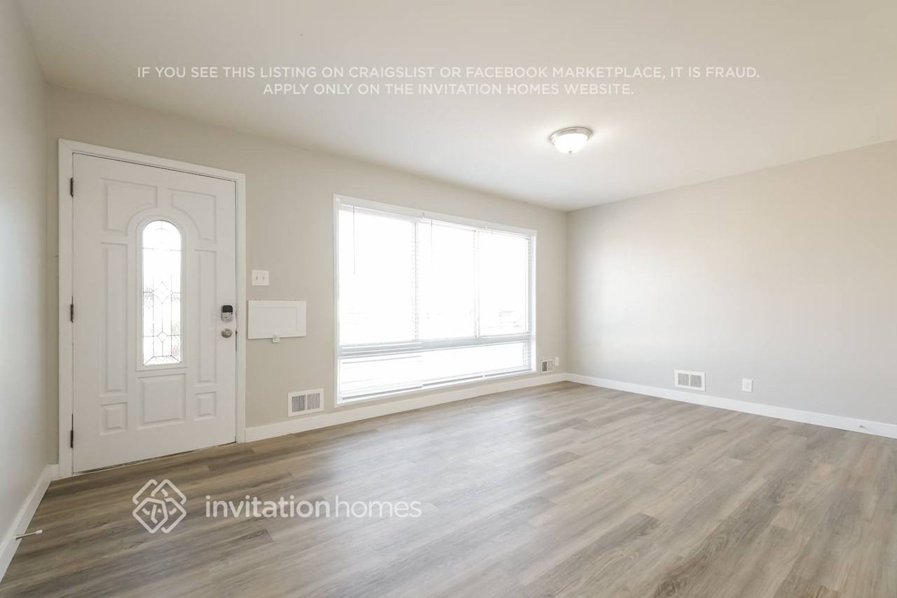 10849 Murray Dr - Photo 4 of 18