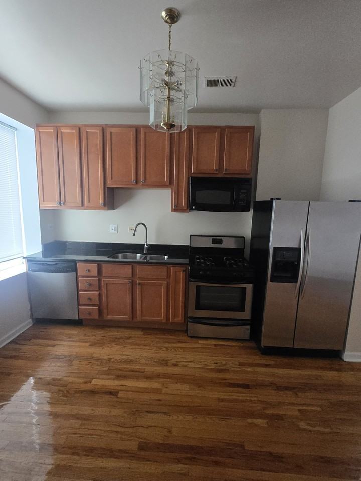 4101 West Gladys Avenue - Photo 6 of 10