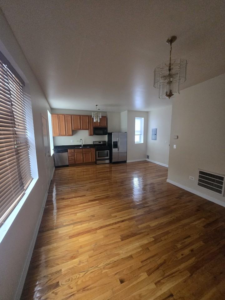 4101 West Gladys Avenue - Photo 7 of 10