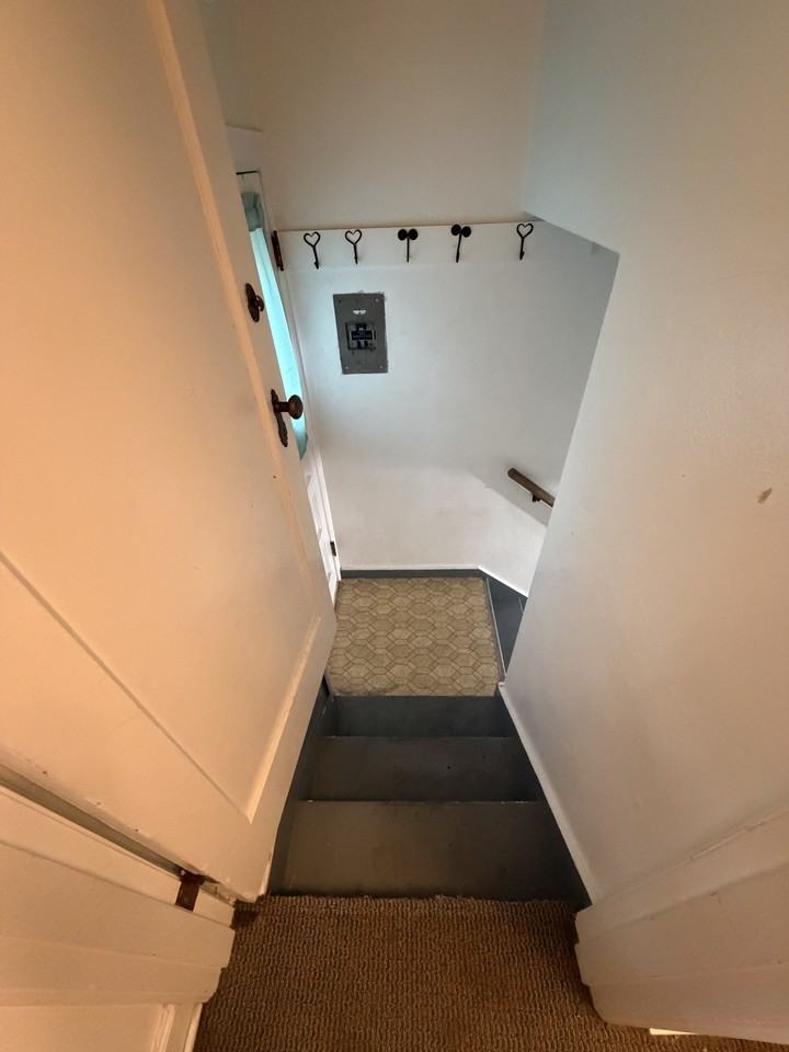 103 Alderson Avenue - Photo 3 of 7