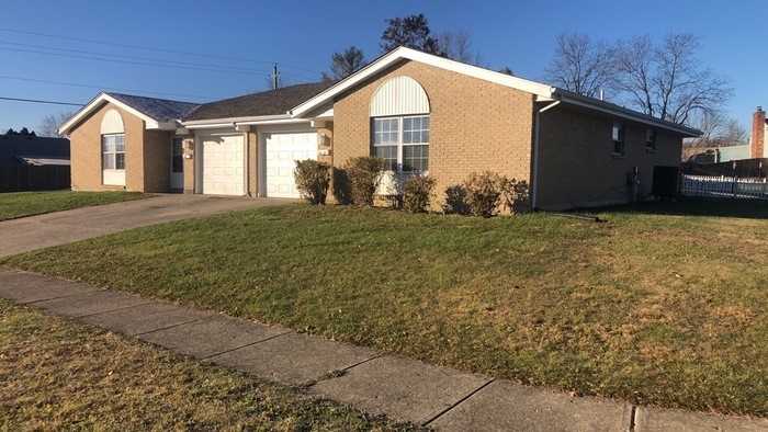 2267 Chapel Dr - Photo 4 of 39