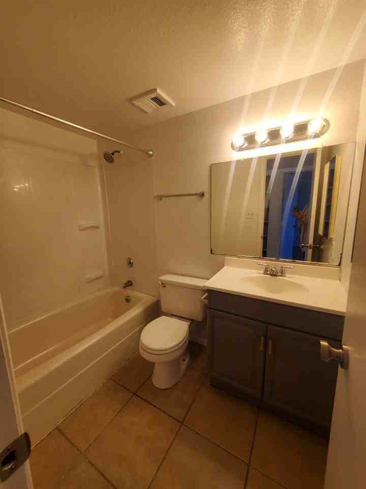 4212 S 47th St - Photo 5 of 11