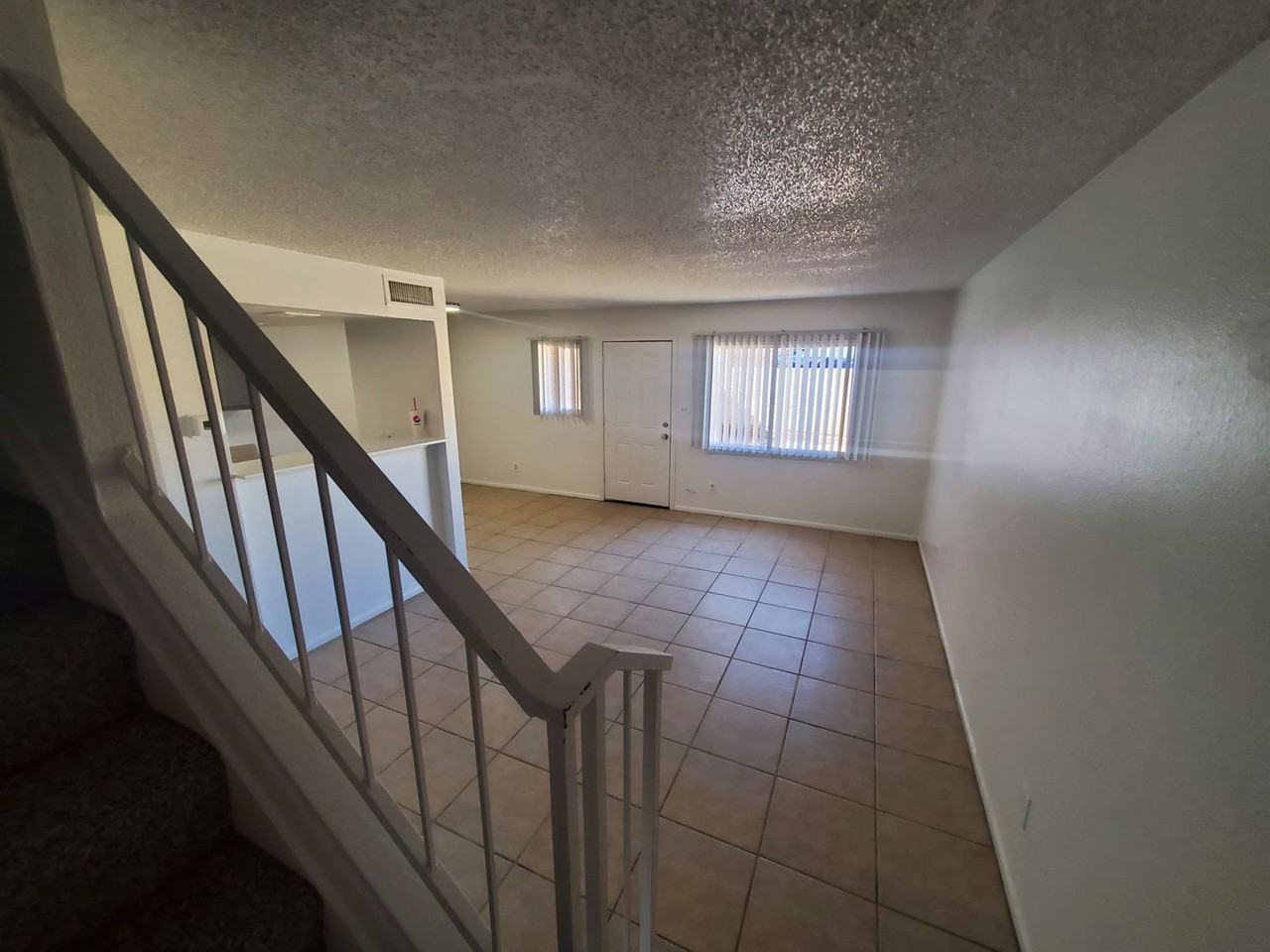 4212 S 47th St - Photo 6 of 11