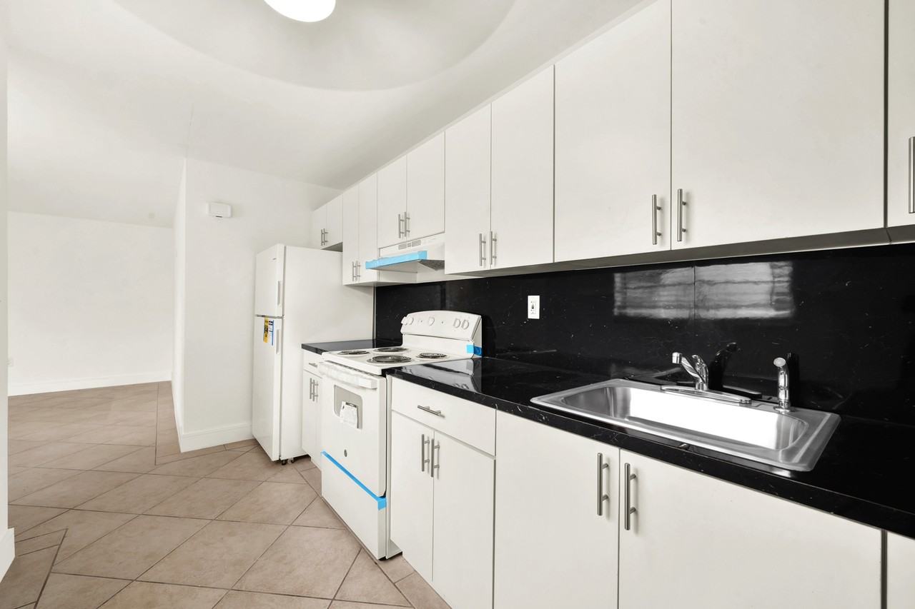 330-340 Madeira Ave. - Photo 4 of 11