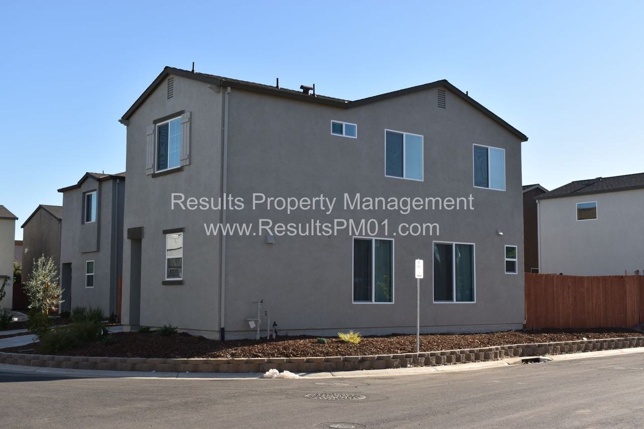 6762 Mangosteen Ln - Photo 2 of 9