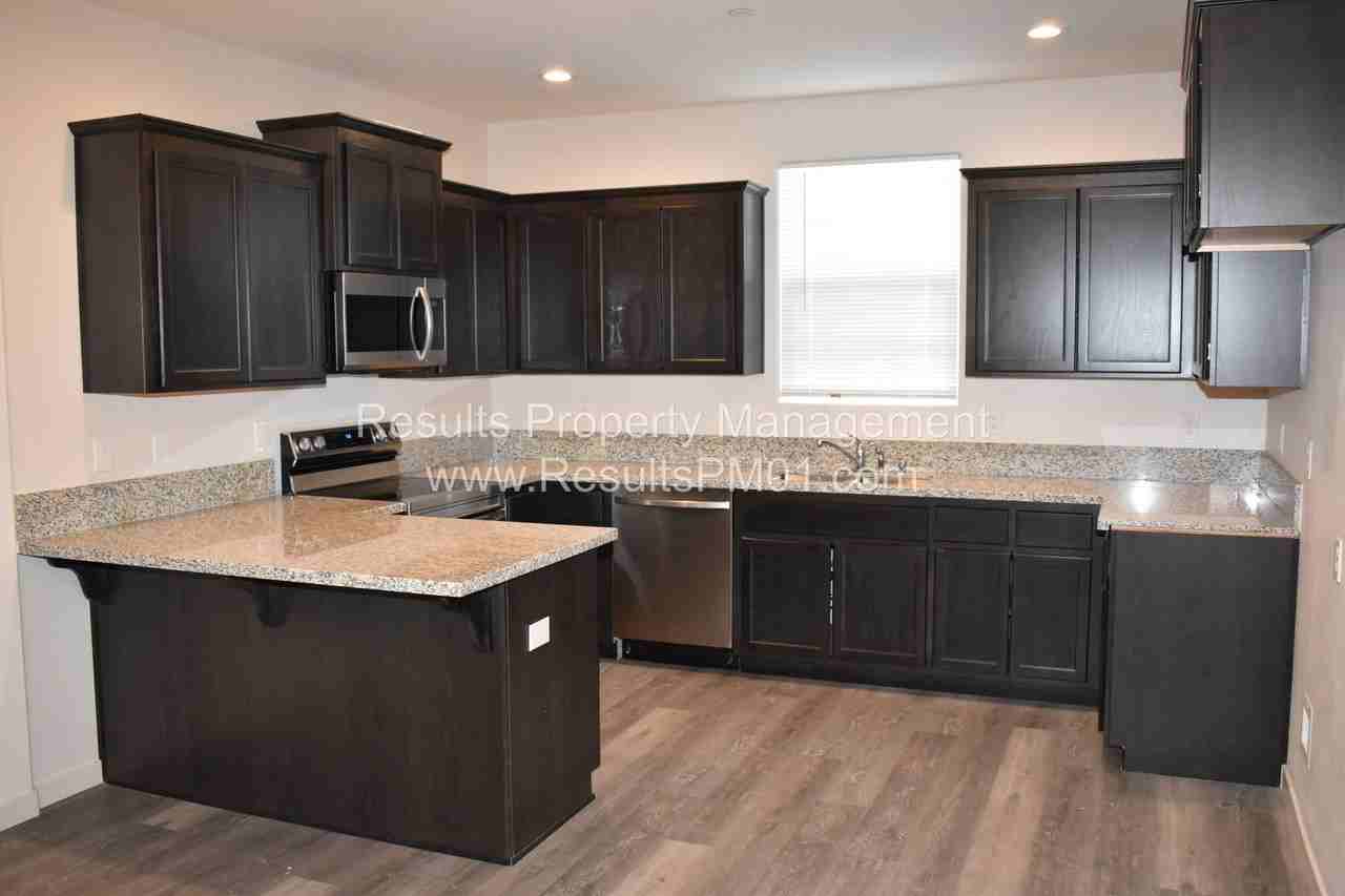 6762 Mangosteen Ln - Photo 4 of 9