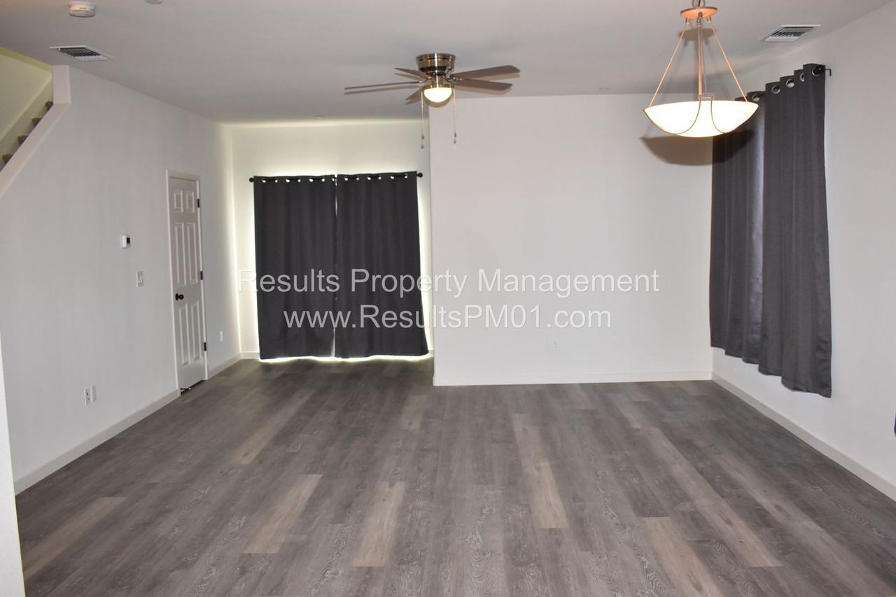 6762 Mangosteen Ln - Photo 5 of 9