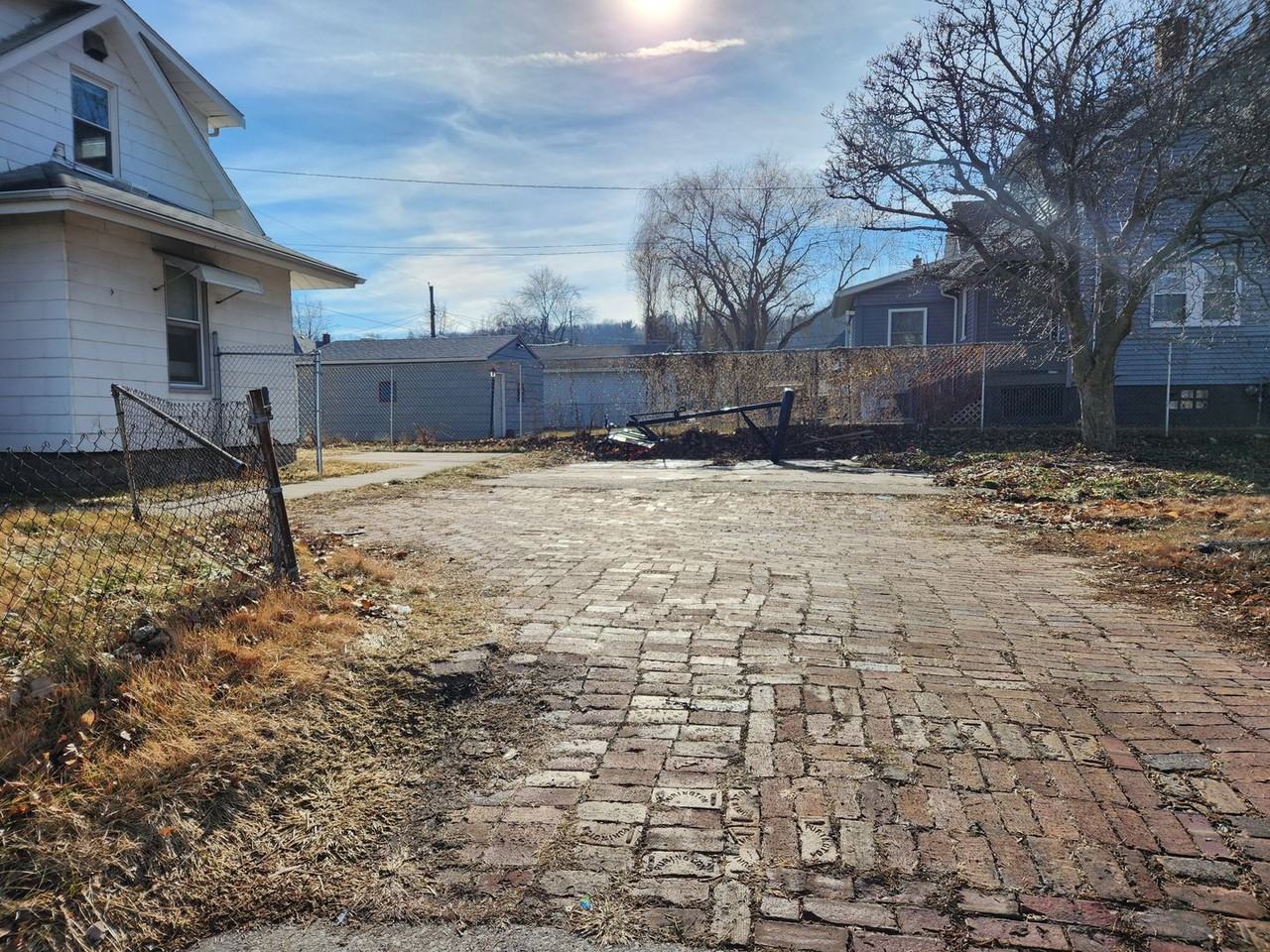 3916 6th Avenue - Photo 2 of 11