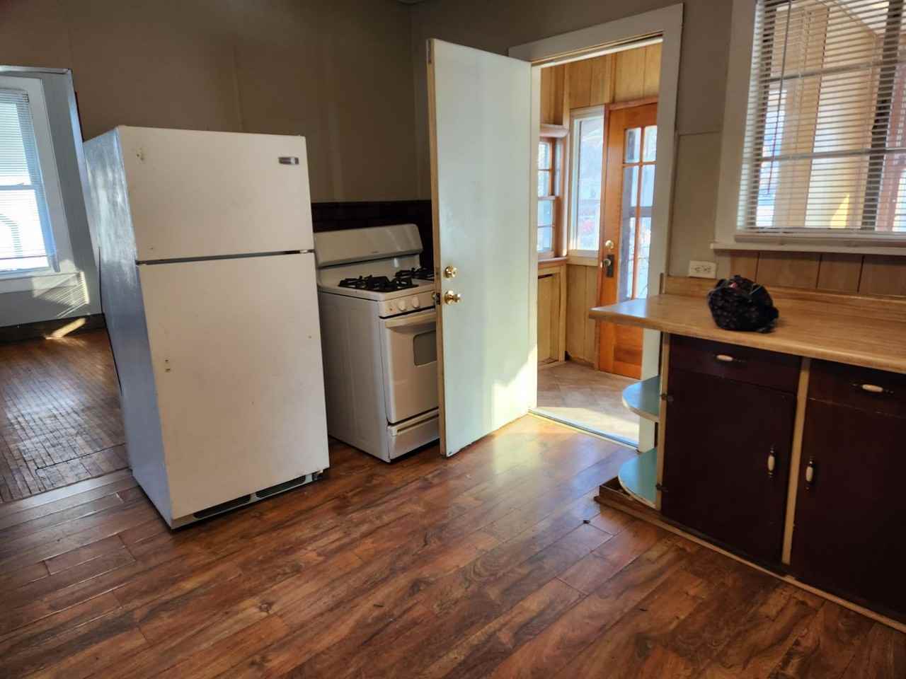 3916 6th Avenue - Photo 3 of 11