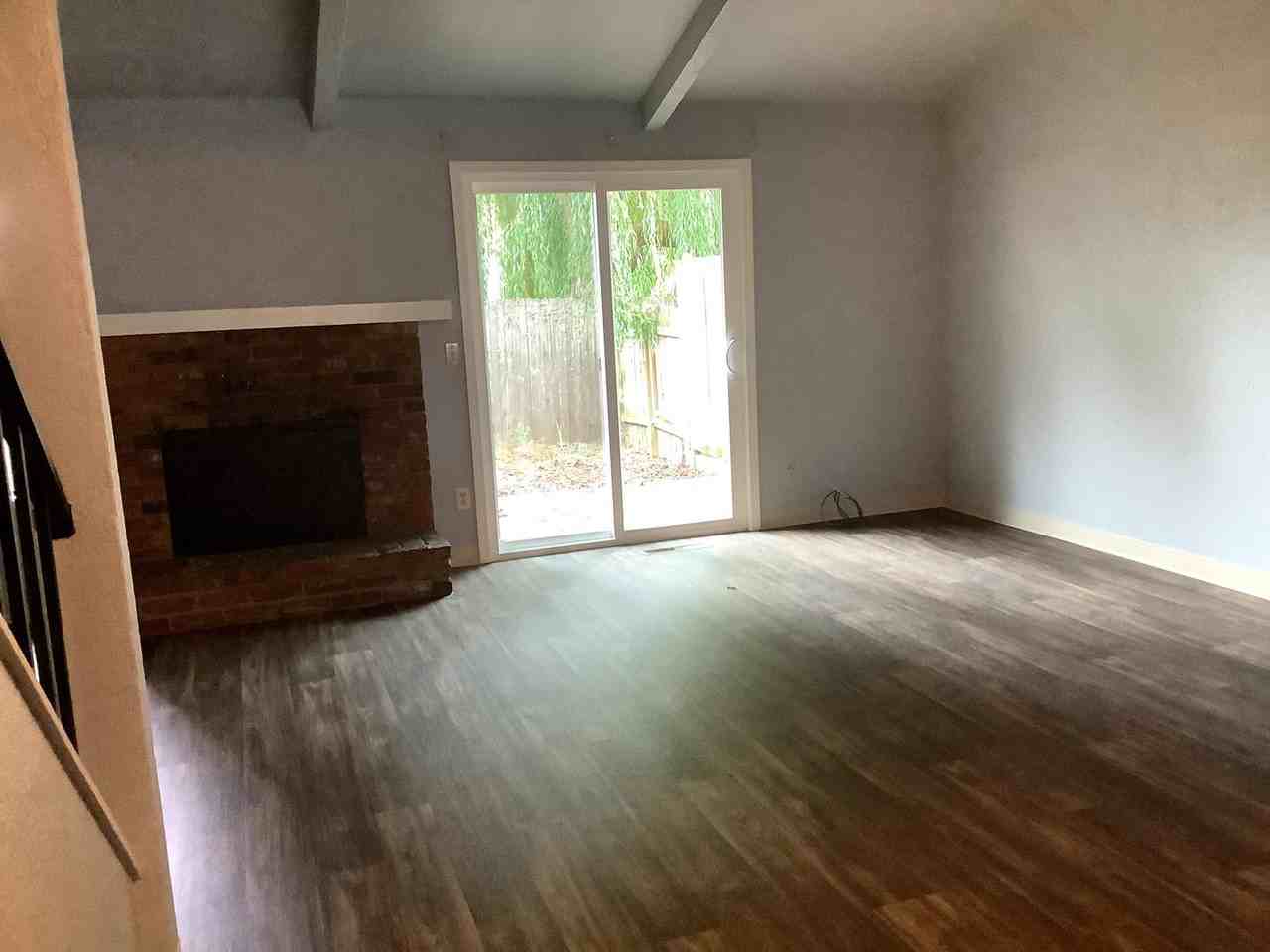 329 S 40th Pl - Photo 2 of 15