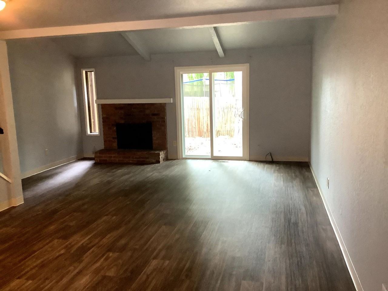 329 S 40th Pl - Photo 3 of 15