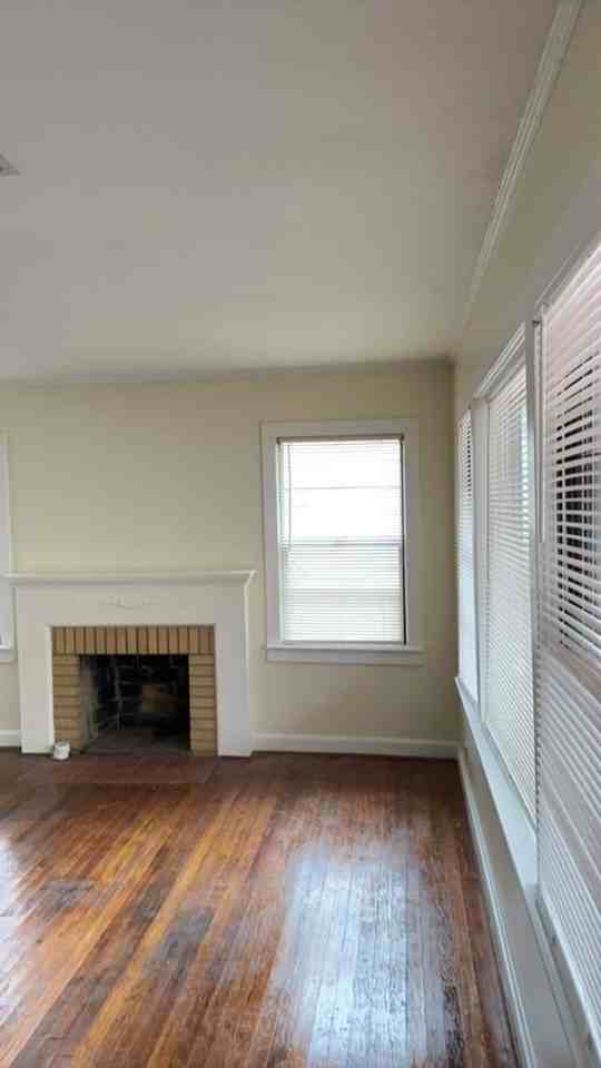 204 Thames Street - Photo 3 of 25