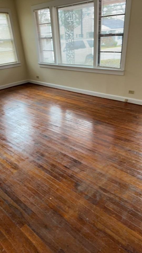 204 Thames Street - Photo 5 of 25