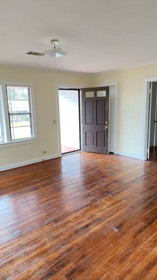 204 Thames Street - Photo 6 of 25