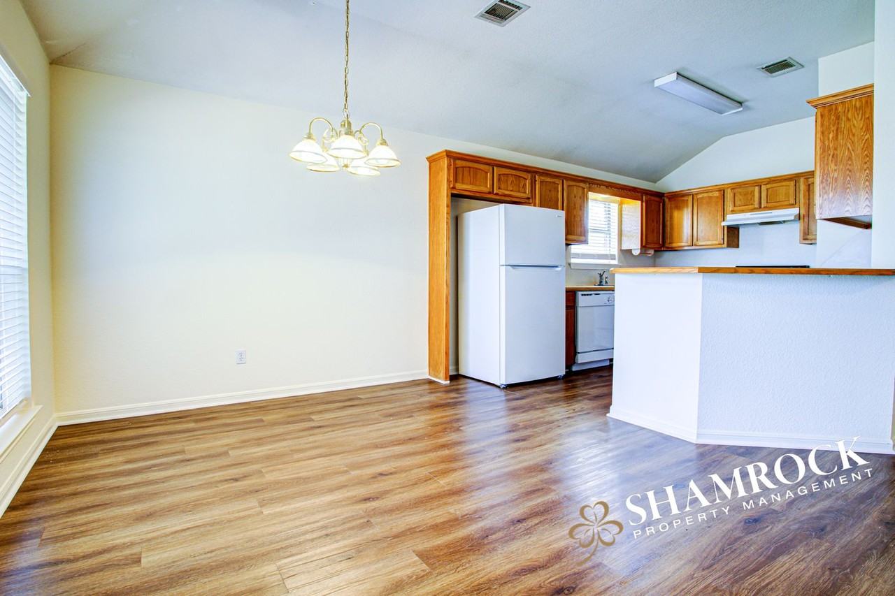 620 Park Ridge Rd - Photo 4 of 13