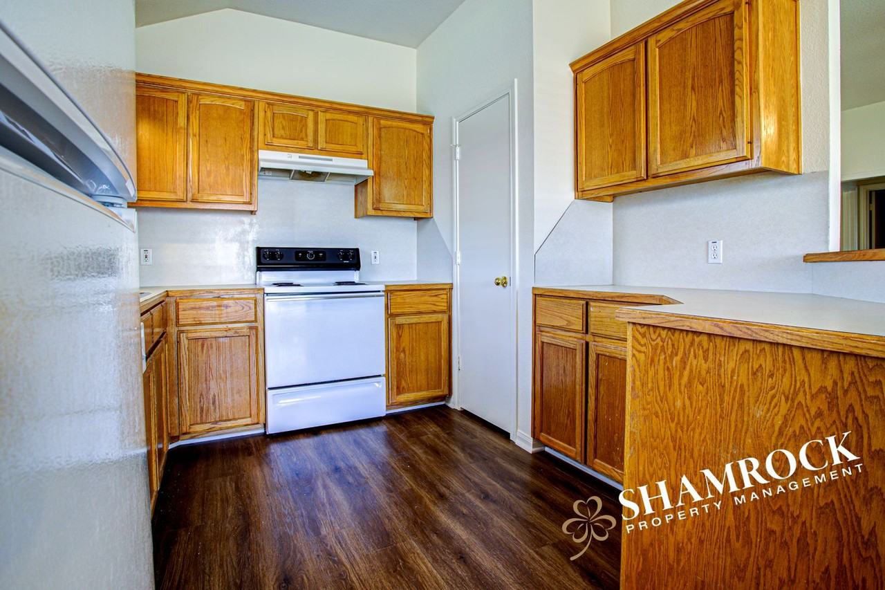 620 Park Ridge Rd - Photo 5 of 13