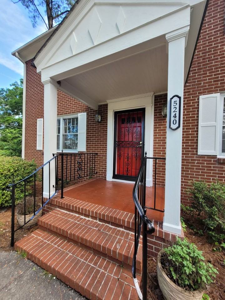 5240 Riverwood Road - Photo 2 of 35