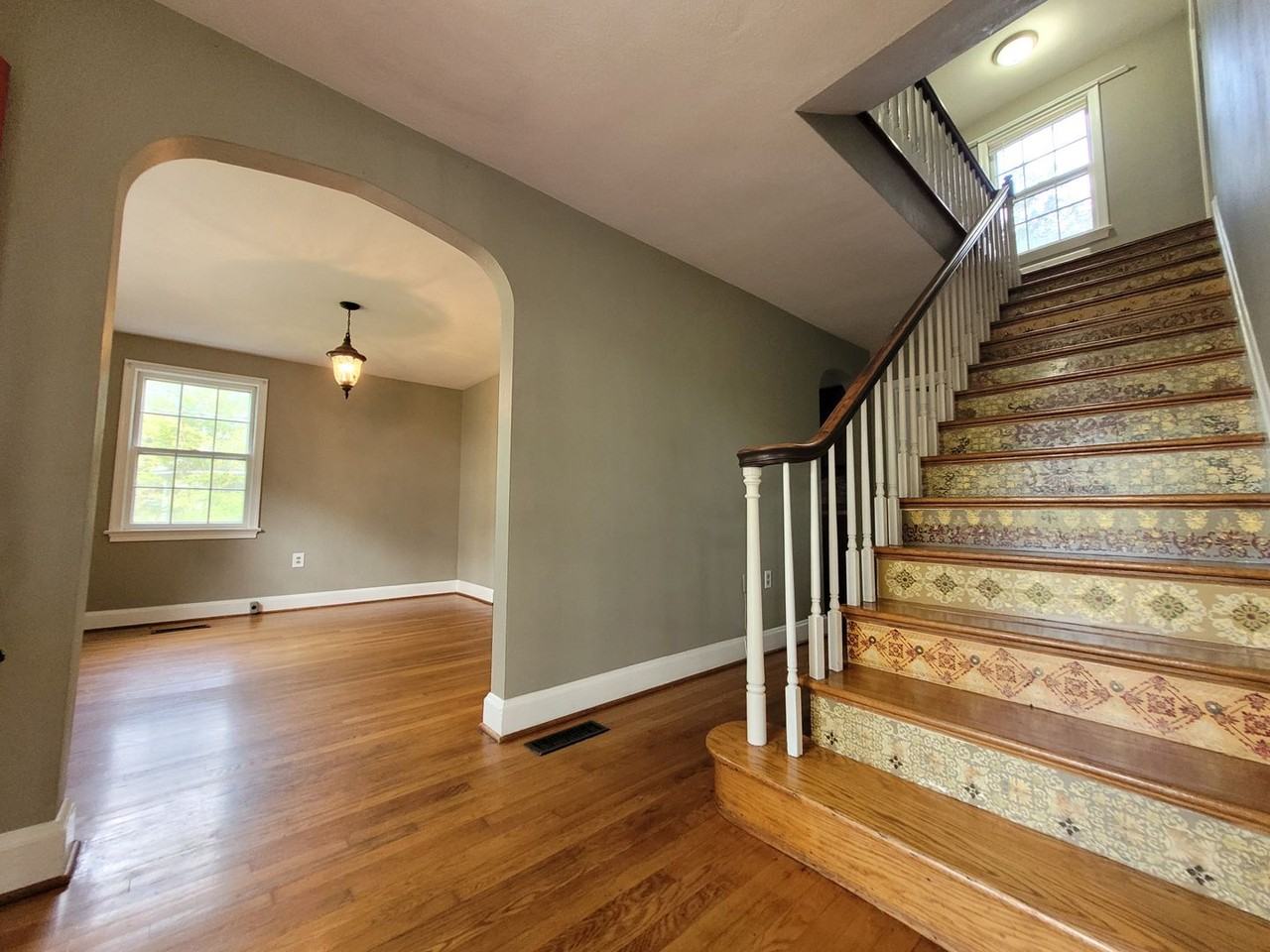 5240 Riverwood Road - Photo 3 of 35