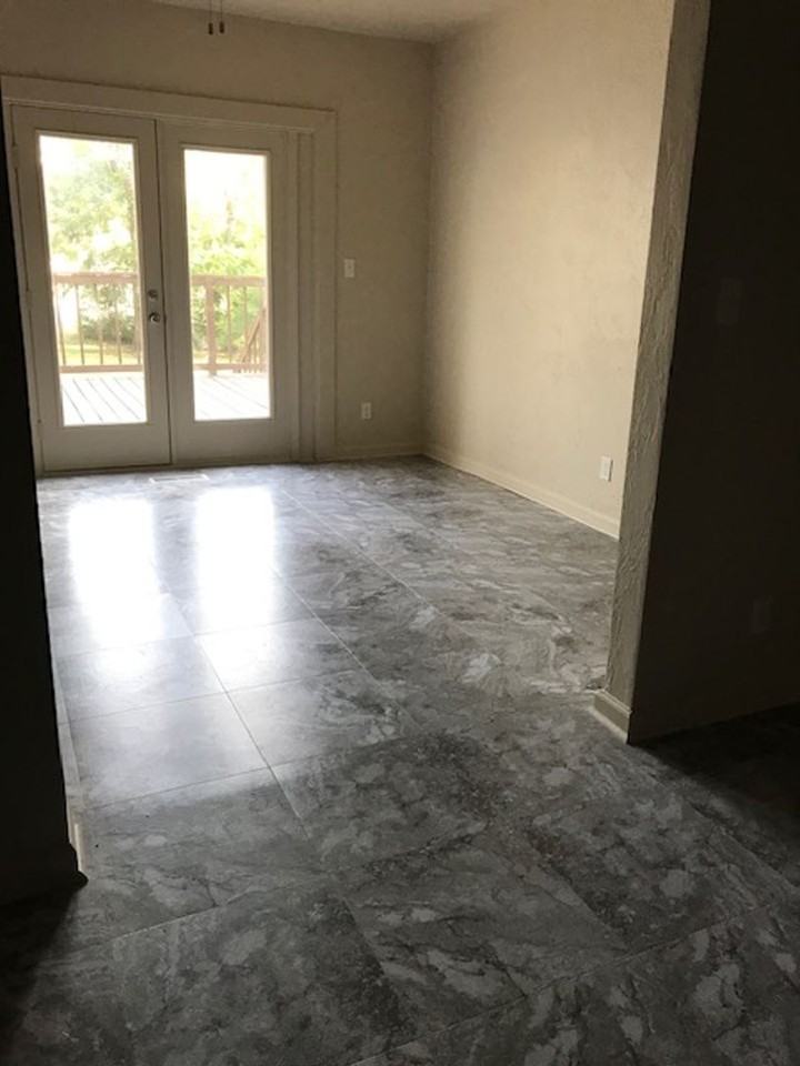 1220 East 15th Street - Photo 4 of 25