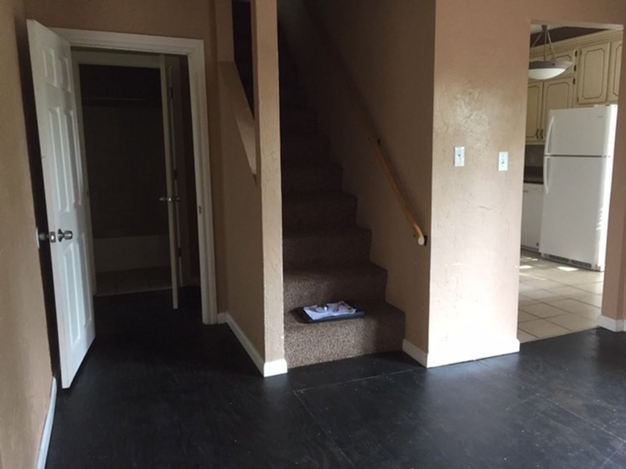 1220 East 15th Street - Photo 5 of 25