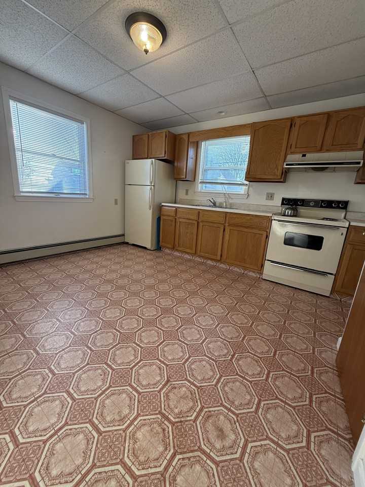 13 Achorn Street - Photo 2 of 21