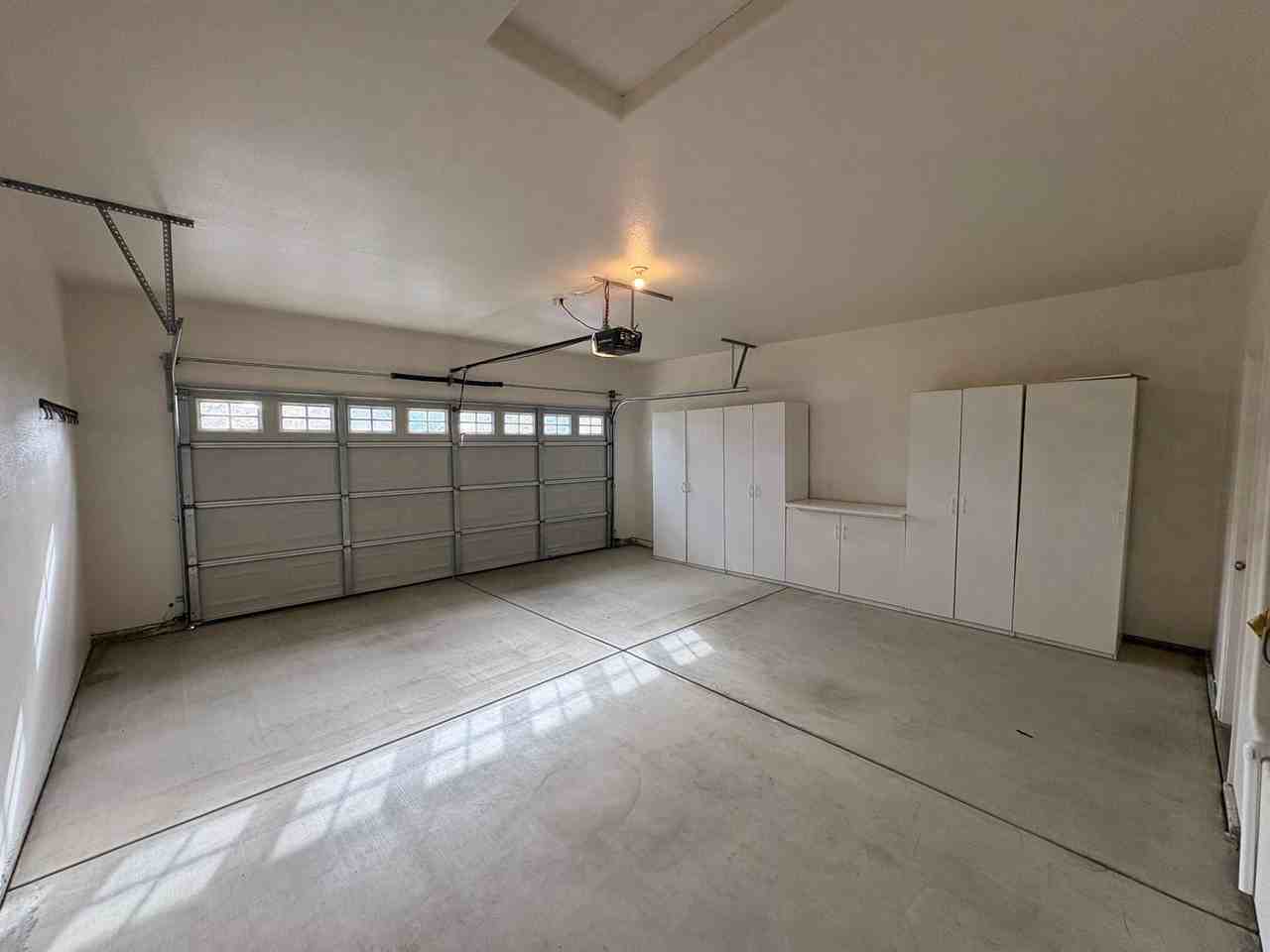 1155 Meadow Avenue - Photo 3 of 29