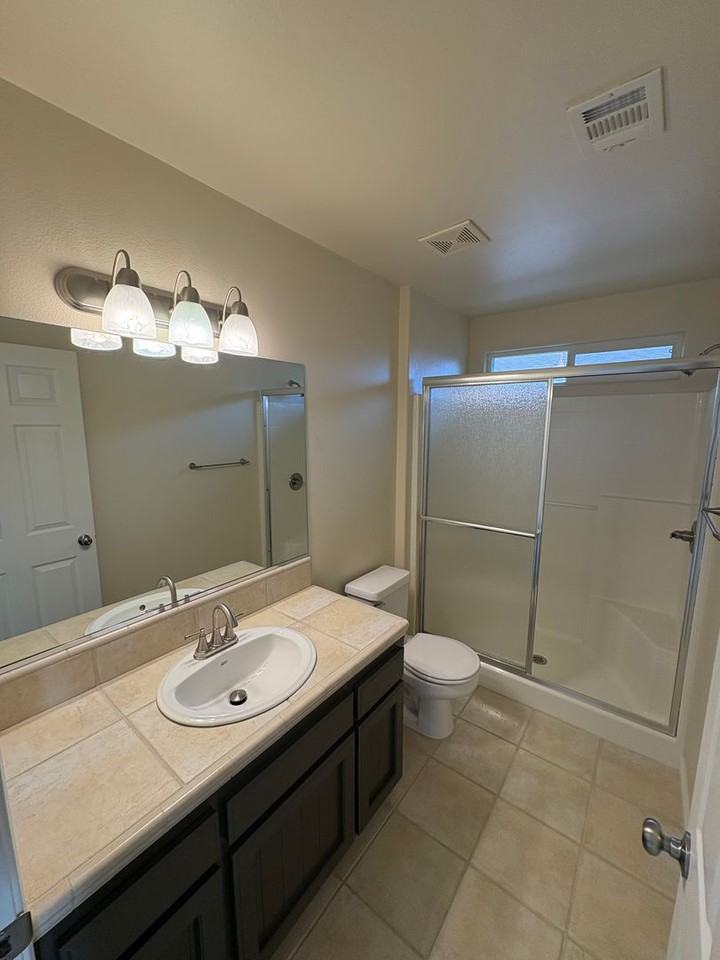 1155 Meadow Avenue - Photo 5 of 29