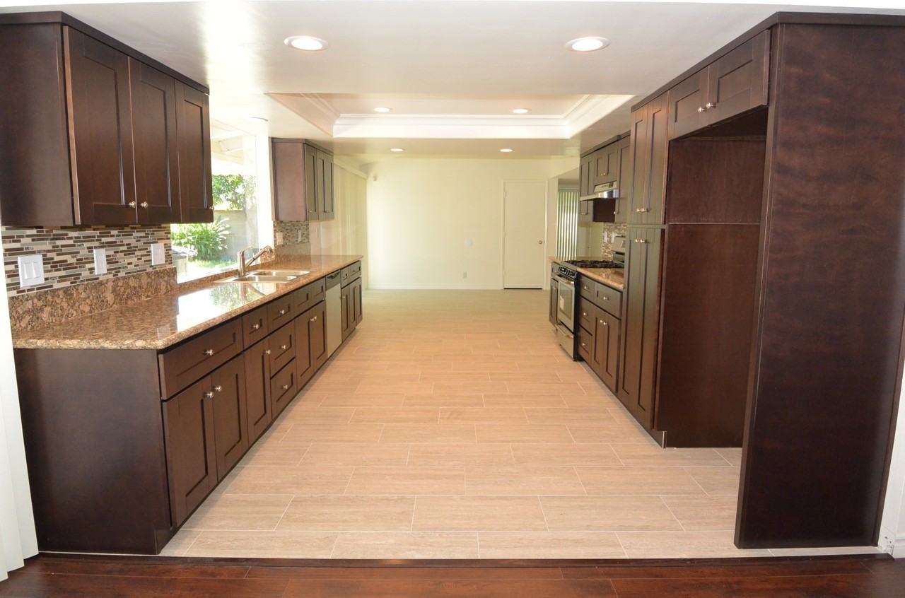 11392 Wallingsford Rd - Photo 4 of 16