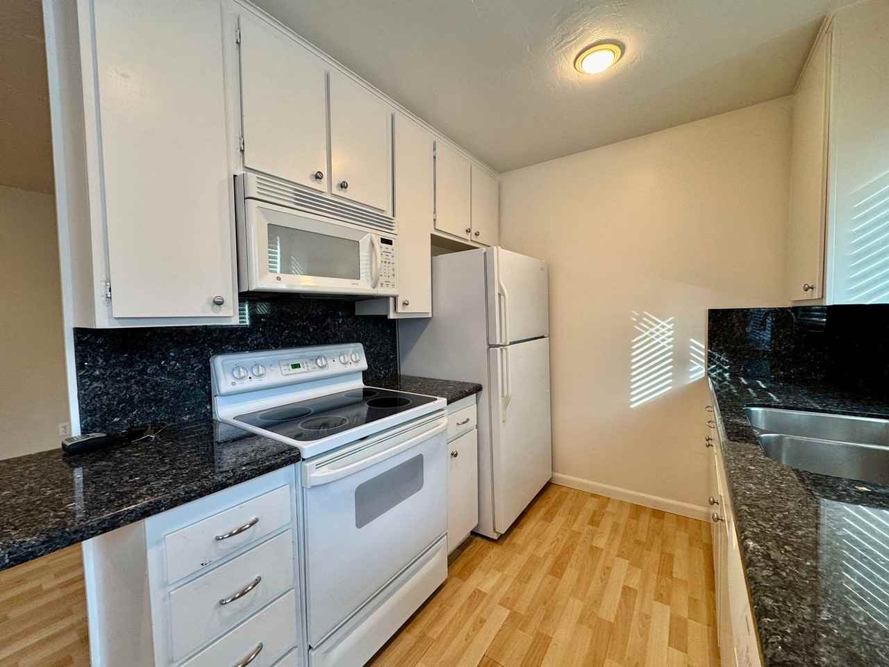 972 Larrabee Street #124 - Photo 4 of 7