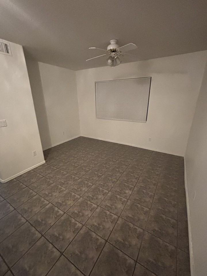 10626 W Poinsettia Dr - Photo 3 of 13