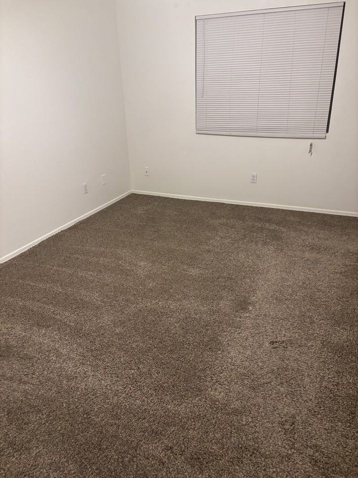 10626 W Poinsettia Dr - Photo 4 of 13