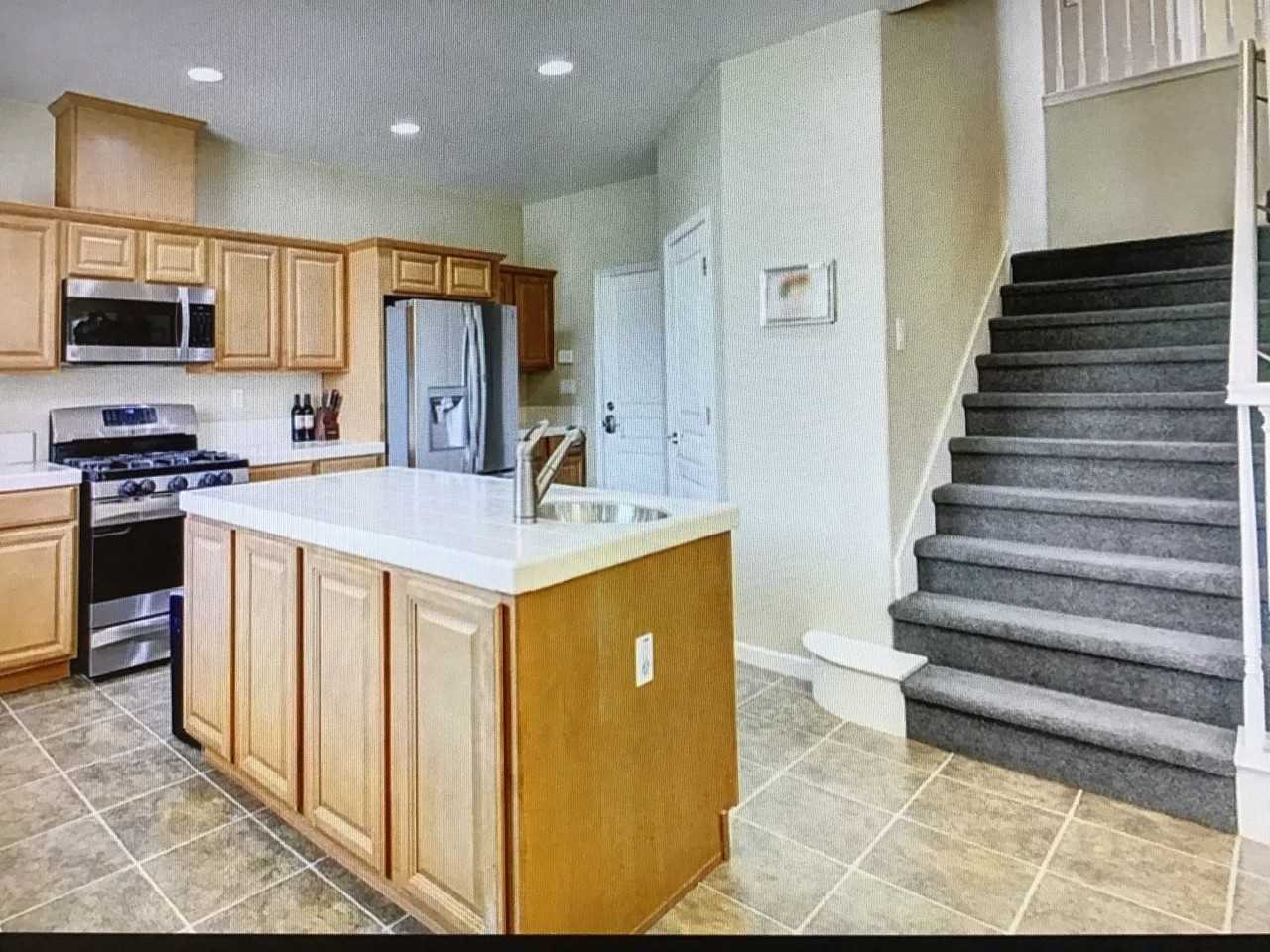 1012 Beymer Loop - Photo 4 of 17