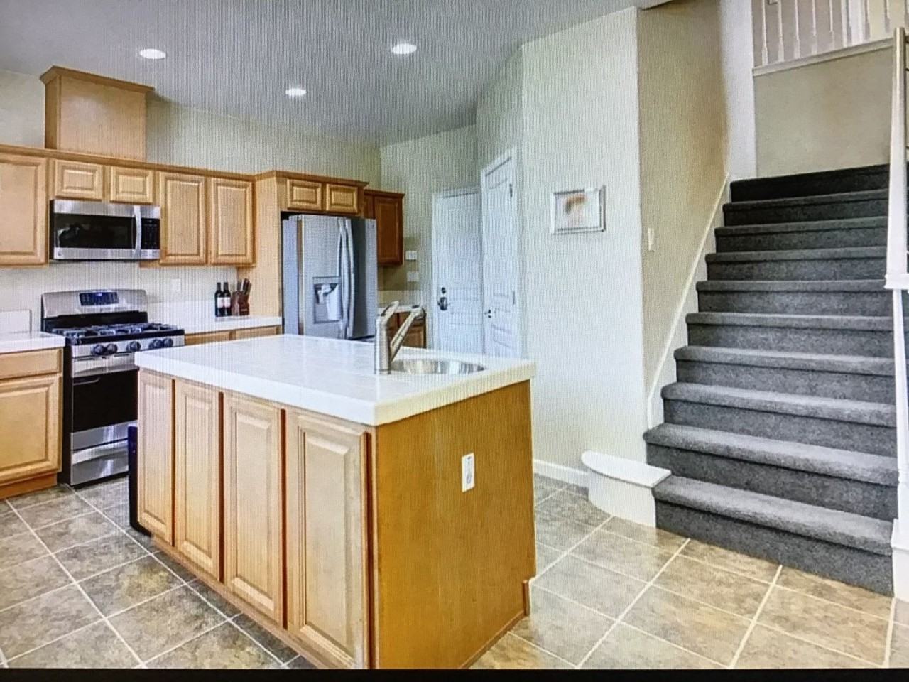 1012 Beymer Loop - Photo 7 of 17