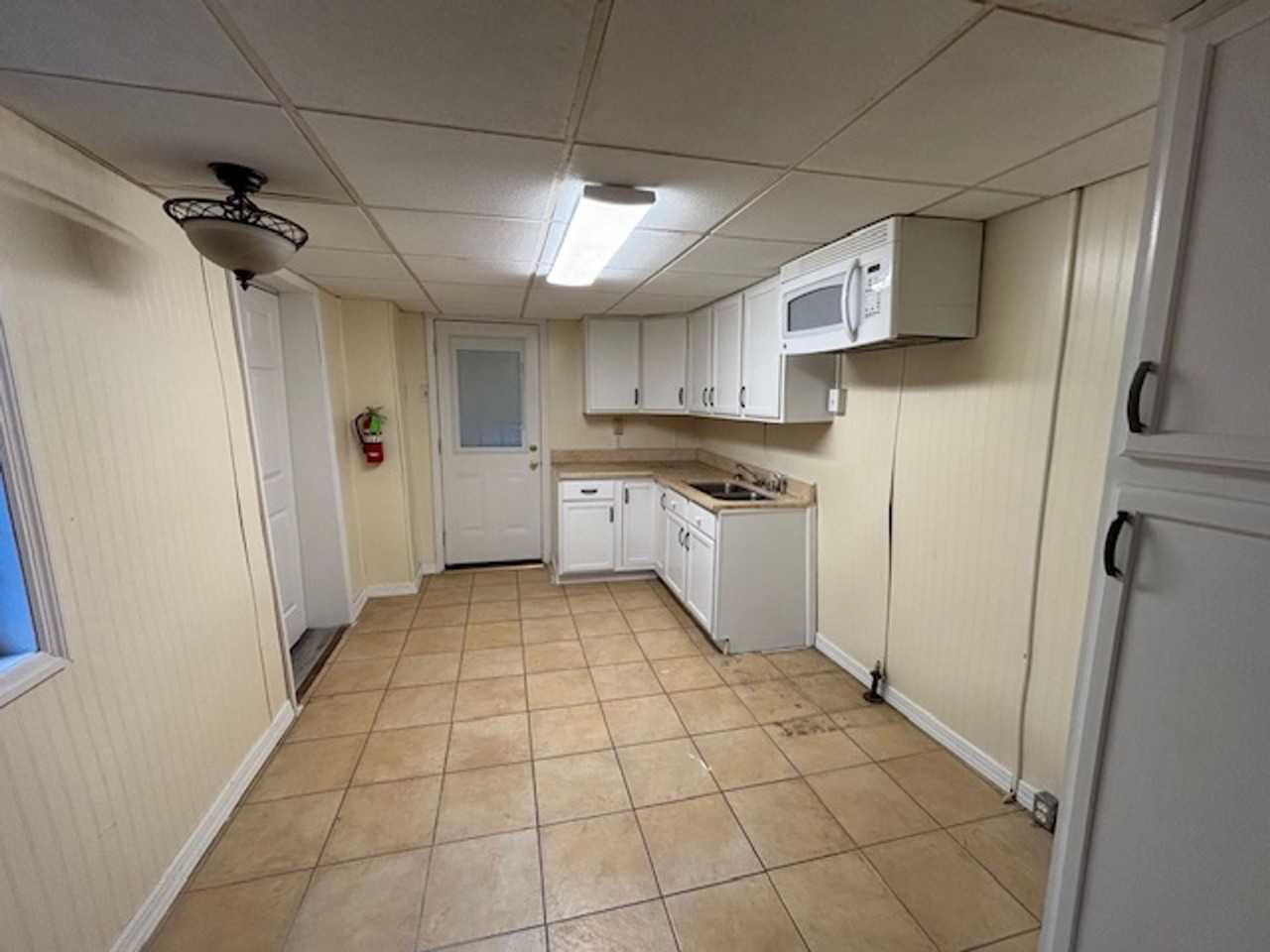 Gordon - 1116-1118 Church Ave - Photo 4 of 9