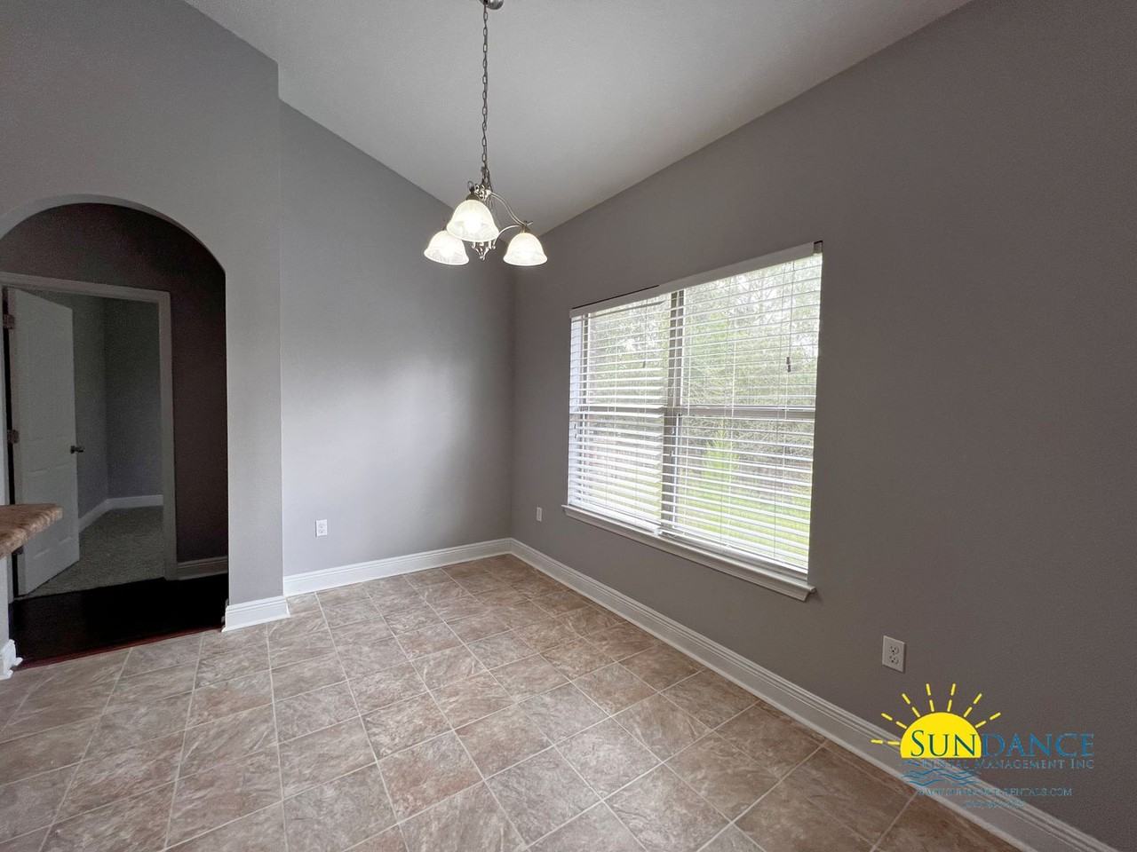 306 Scotch Pine Lane - Photo 6 of 17