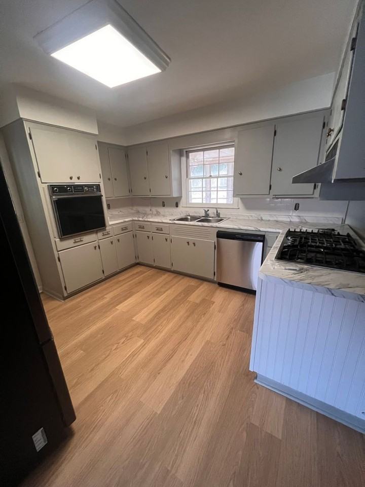 115 Simmons Road - Photo 2 of 11