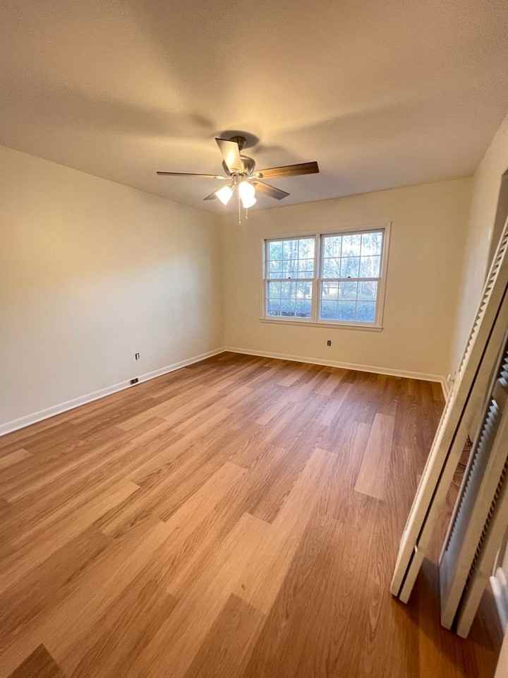 115 Simmons Road - Photo 4 of 11