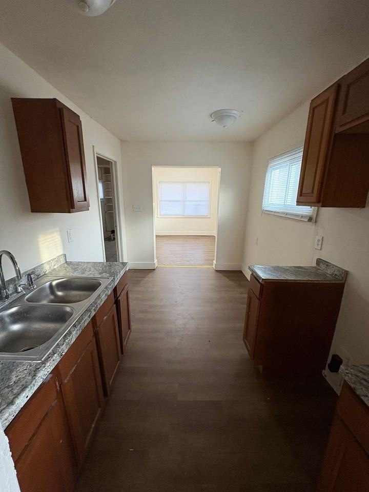 2350 Dawnlight Ave - Photo 4 of 20